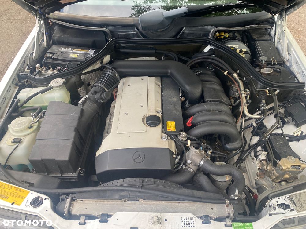 Mercedes-Benz Klasa E 320 - 17