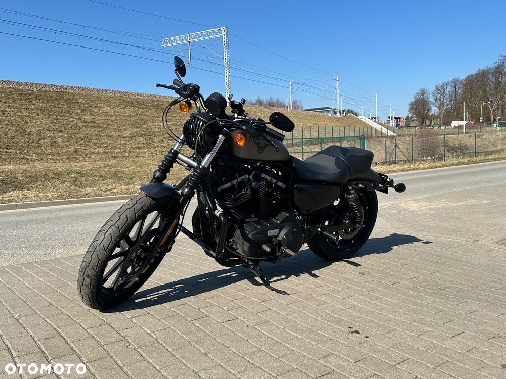 Harley-Davidson Sportster Iron 883 - 2