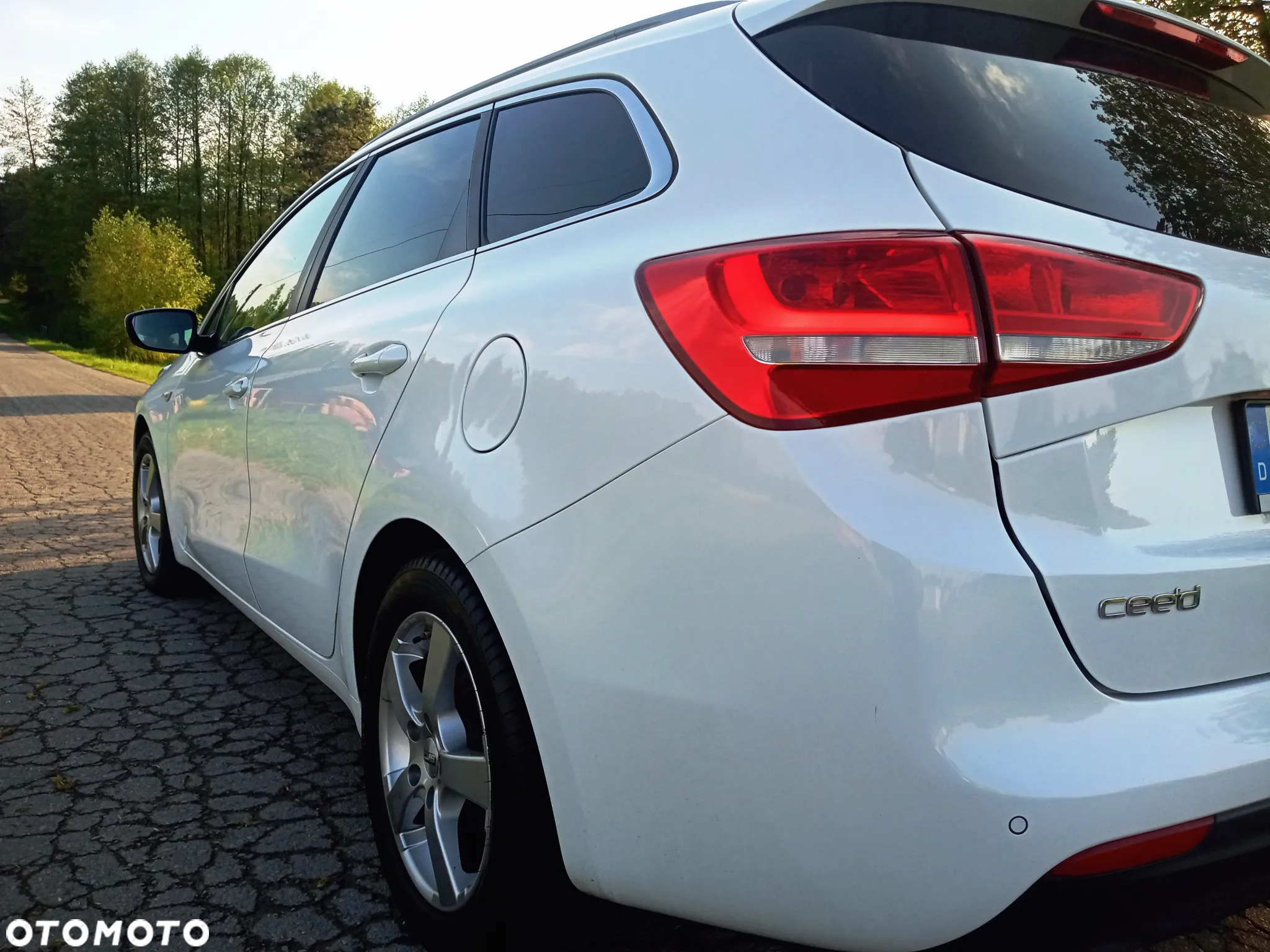 Kia Ceed - 10