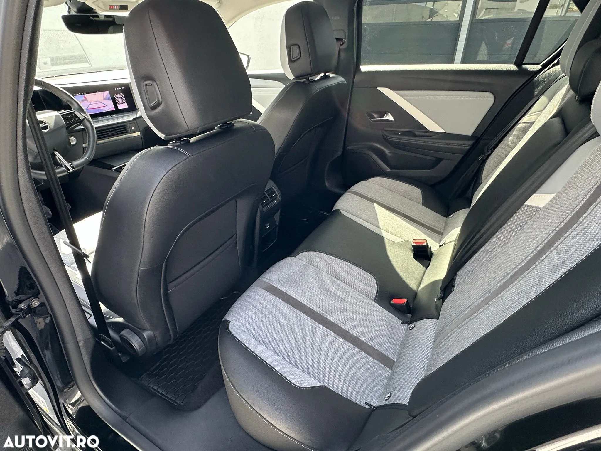 Opel Astra 1.2 Turbo Automatik Elegance - 12