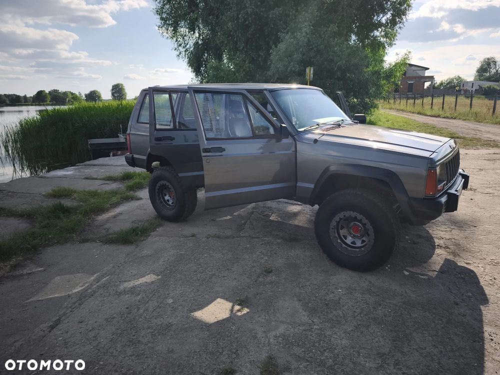 Jeep Cherokee 4.0 Limited - 19