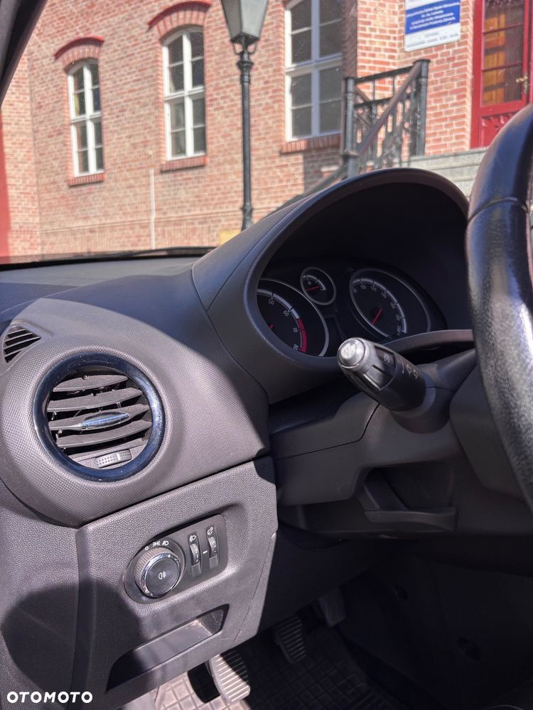 Opel Corsa 1.2 16V 111 - 12