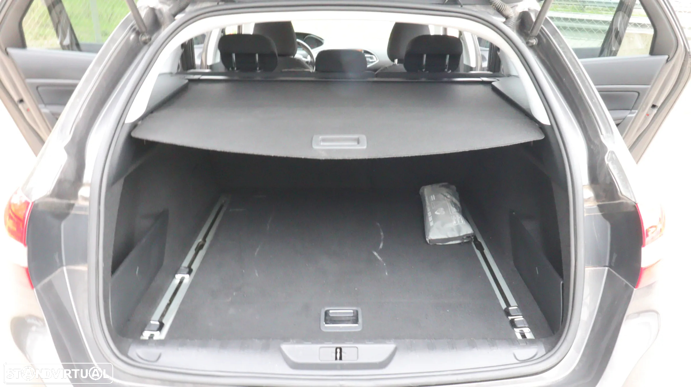 Peugeot 308 SW 1.5 BlueHDi Style - 14