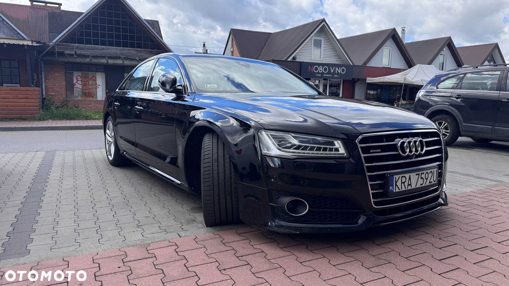 Audi A8 2015 photo 2