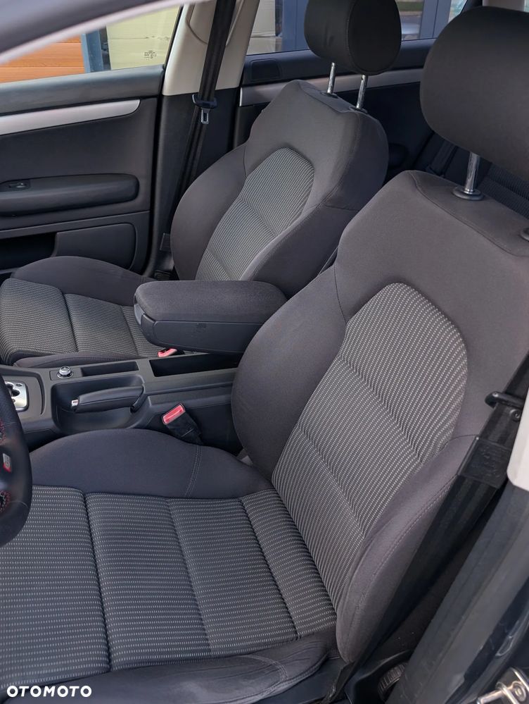 Audi A4 Avant 1.8T Multitronic - 9