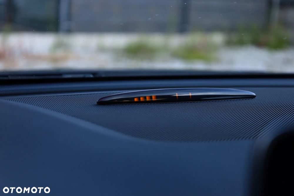 Mercedes-Benz CLA 180 7G-DCT Peak Edition - 36