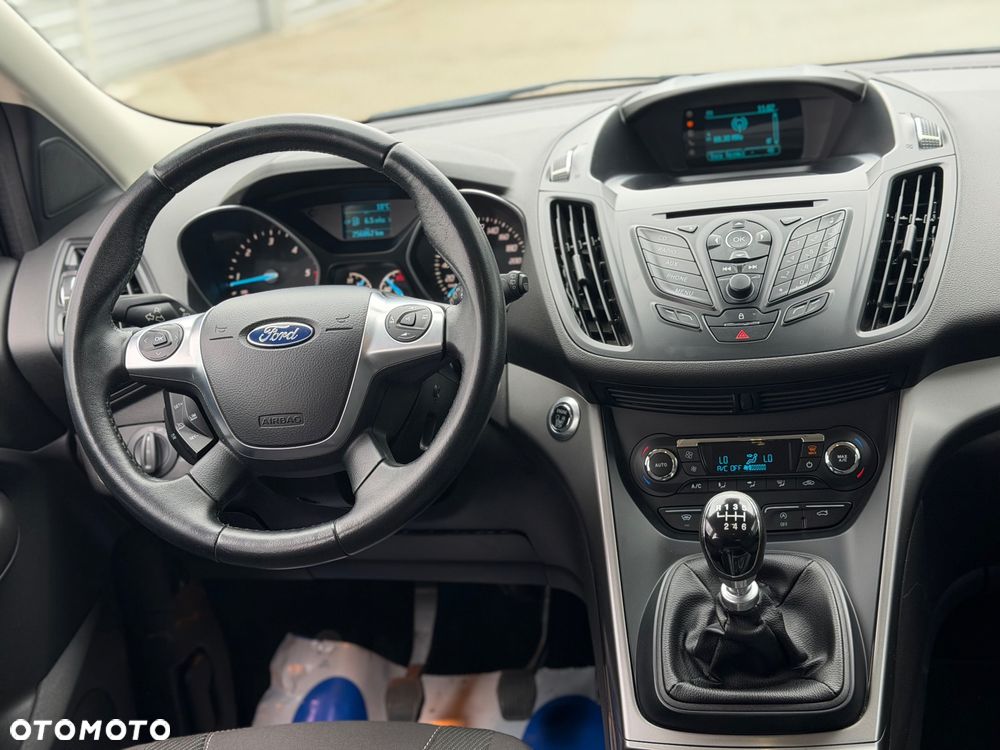 Ford Kuga 2.0 TDCi FWD Titanium - 14