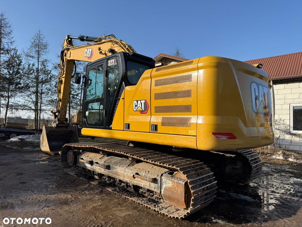 Caterpillar 323 - 3