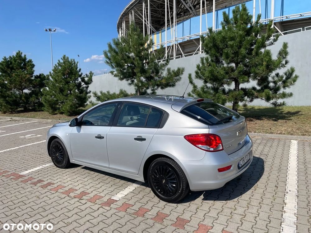 Chevrolet Cruze 1.6 LS - 9