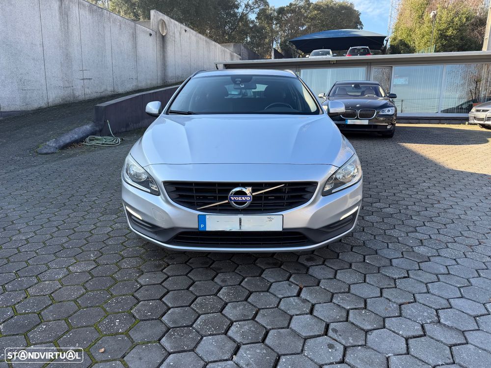 Volvo V60 D2 Momentum - 2