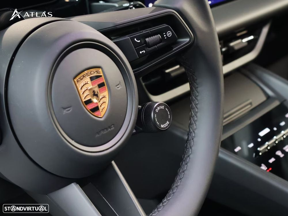 Porsche Macan Electric 4 - 24