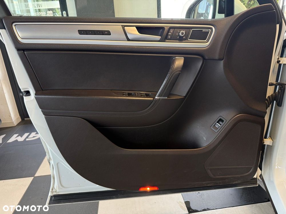 Volkswagen Touareg - 26