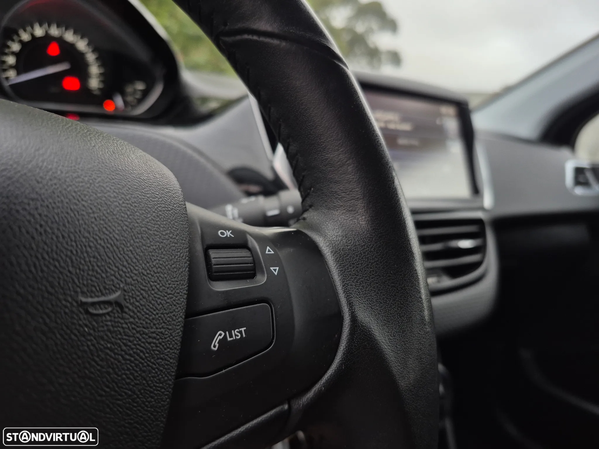 Peugeot 2008 1.2 PureTech Style - 21