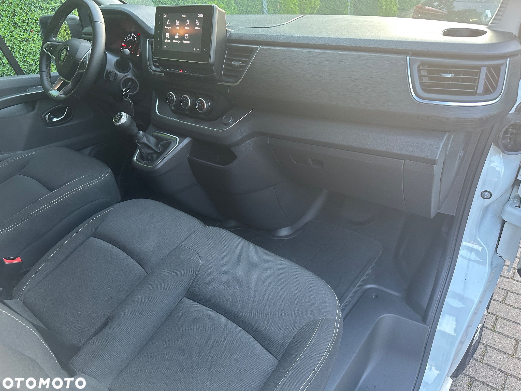 Renault Trafic - 25