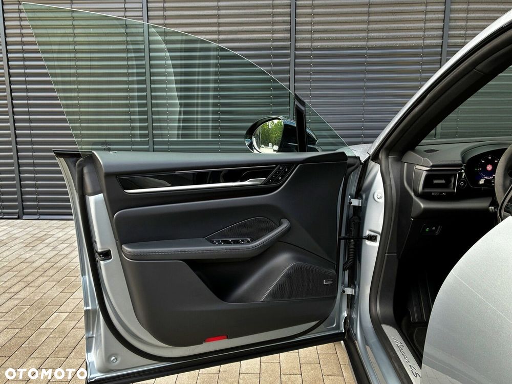 Porsche Macan - 16