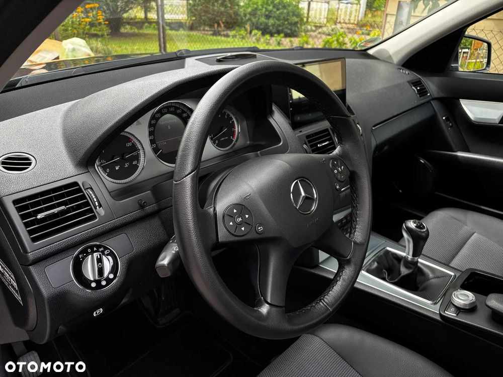 Mercedes-Benz Klasa C 180 Kompressor Avantgarde - 31