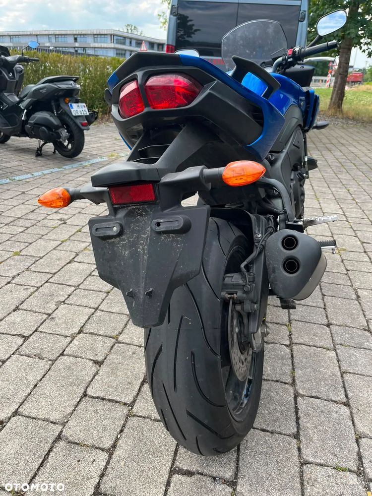 Yamaha FZ8 - 2