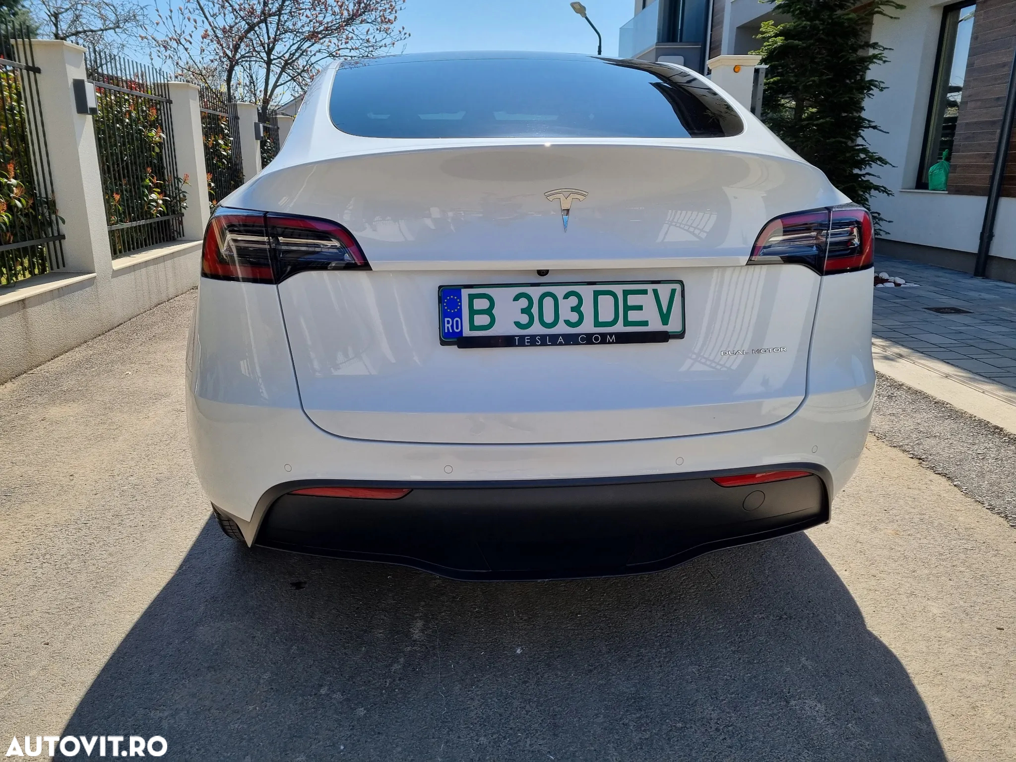 Tesla Model Y Long Range Dual Motor AWD - 5