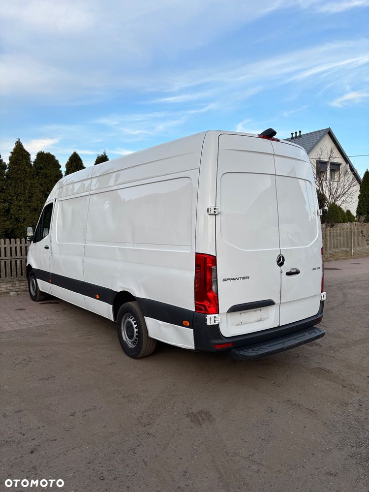 Mercedes-Benz Sprinter - 6