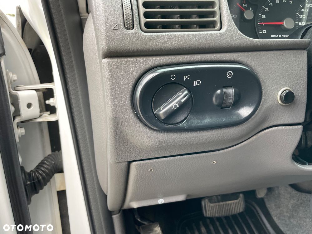 Ford Explorer 4.0 AWD - 10