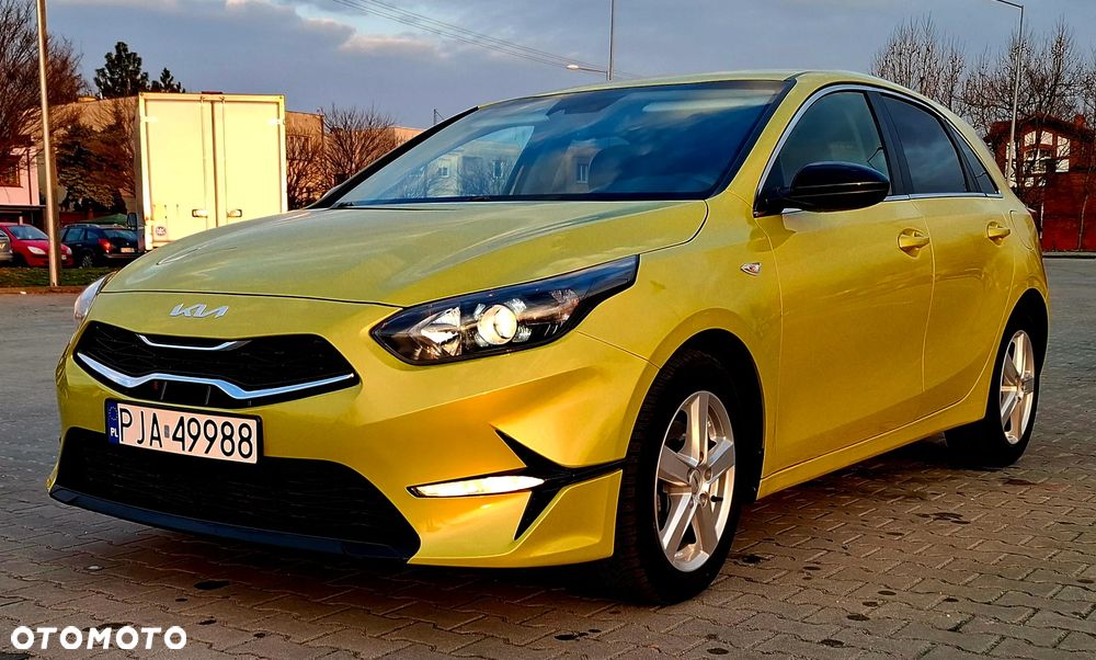 Kia Ceed 1.6 CRDi (48V Mild-Hybrid) Vision - 23