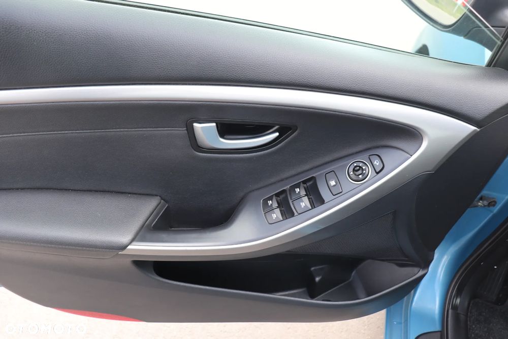 Hyundai i30 i30cw 1.6 CRDi Intro Edition - 15