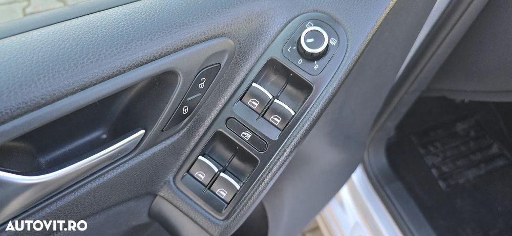 Volkswagen Golf - 27