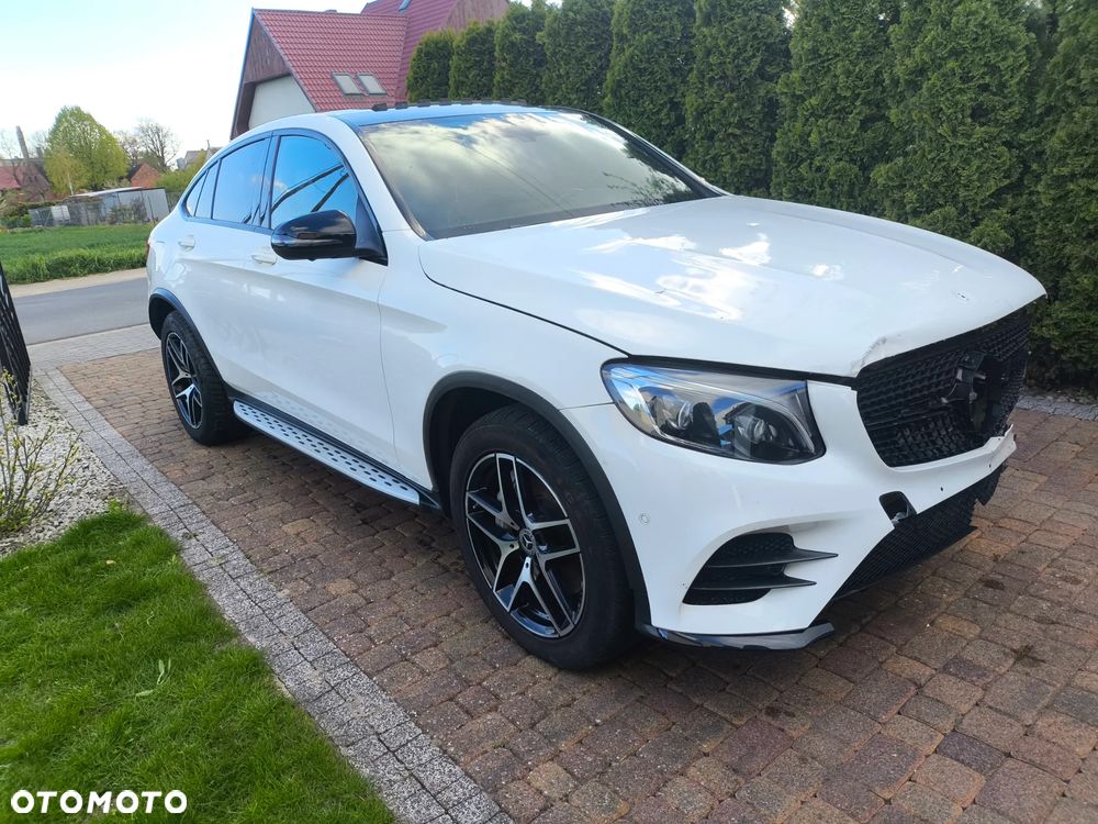 Mercedes-Benz GLC 300 4Matic 9G-TRONIC AMG Line - 6