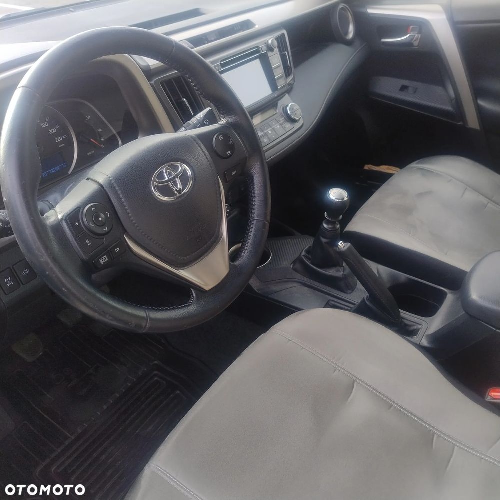 Toyota RAV4 2.0 Premium - 10