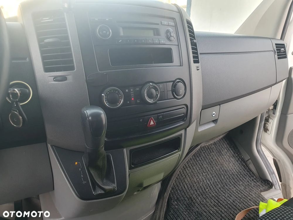 Mercedes-Benz Sprinter - 9