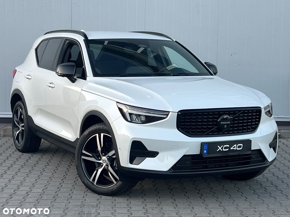Volvo XC 40 B4 AWD Plus Dark - 5