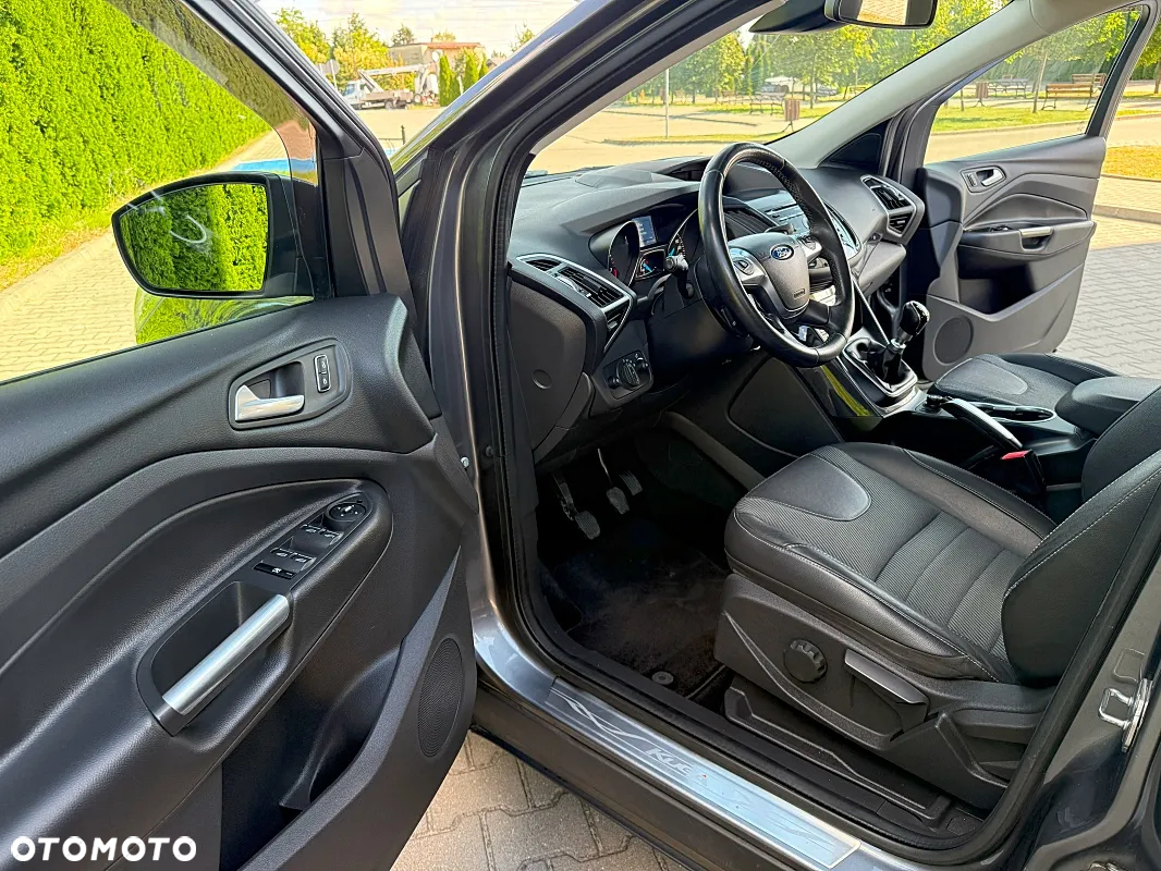 Ford Kuga 1.6 EcoBoost 2x4 Titanium - 17