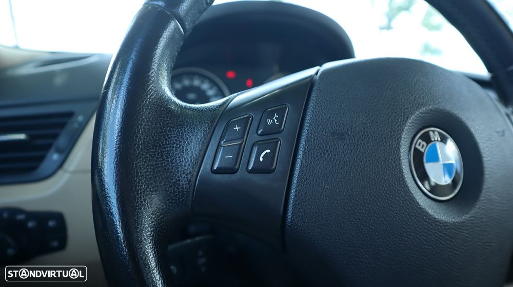 BMW X1 18 d sDrive Auto - 33