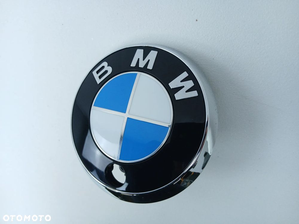 Logo emblemat klapy tył pokrywy bagażnika BMW G20 G21 G22 G23 G26 G82 51147497531 - 3