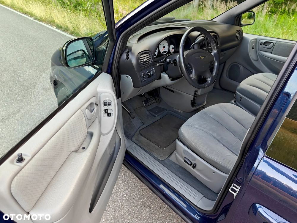Chrysler Grand Voyager - 19
