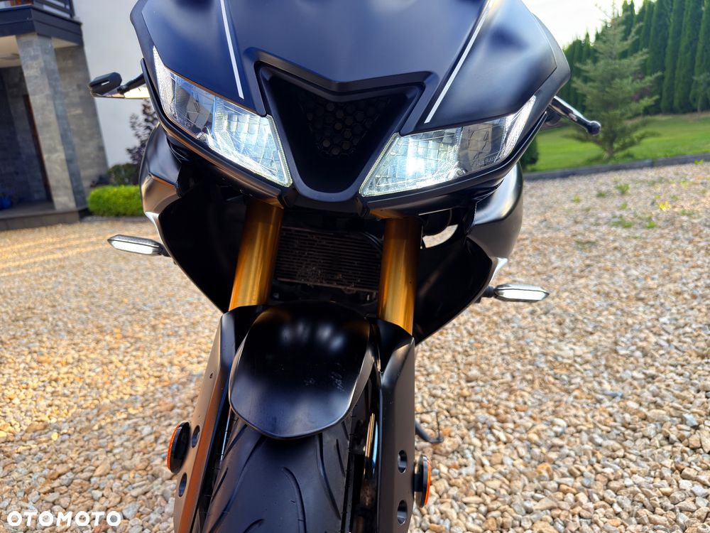 Yamaha YZF - 3