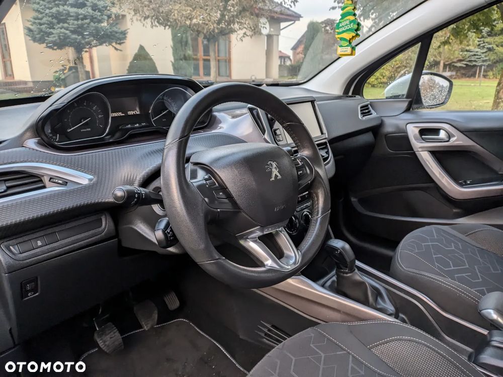 Peugeot 2008 1.2 Pure Tech Signature - 13