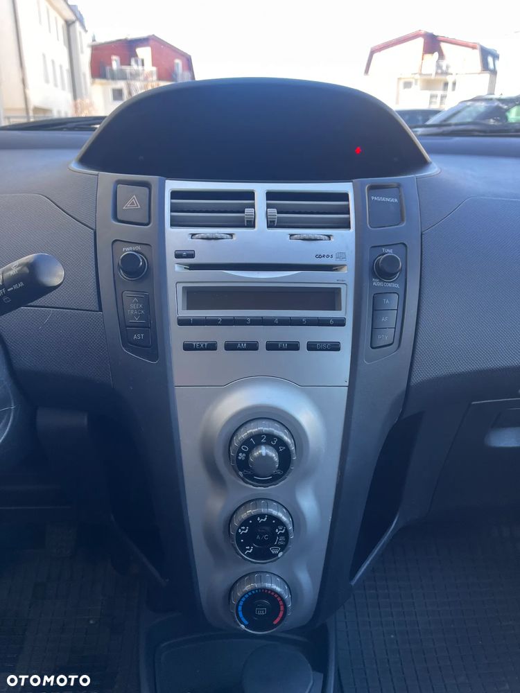 Toyota Yaris 1.3 Terra - 7