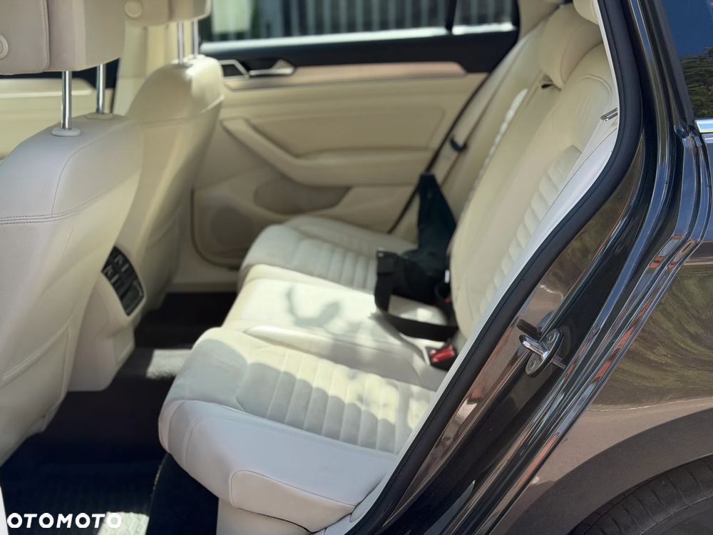 Volkswagen Passat 2.0 TDI BMT Highline DSG - 17