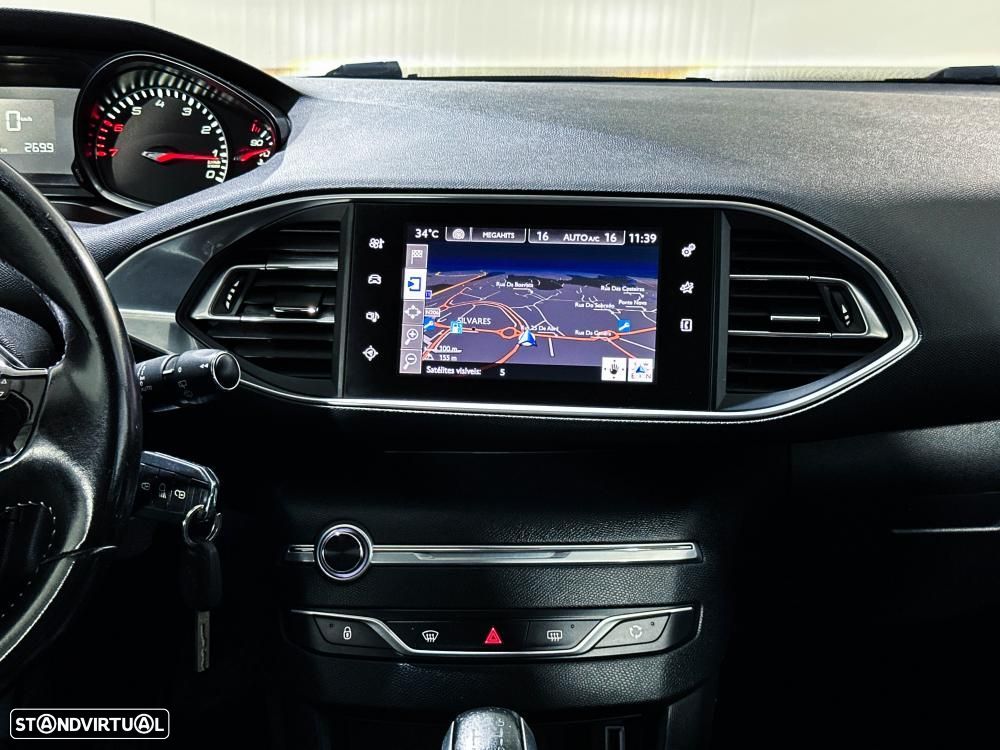 Peugeot 308 1.2 PureTech Allure - 21