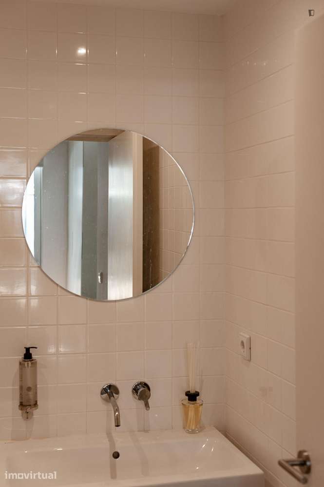 Apartamento com 1 quartos - localizado em Santo Ildefonso Porto - Grande imagem: 3/5