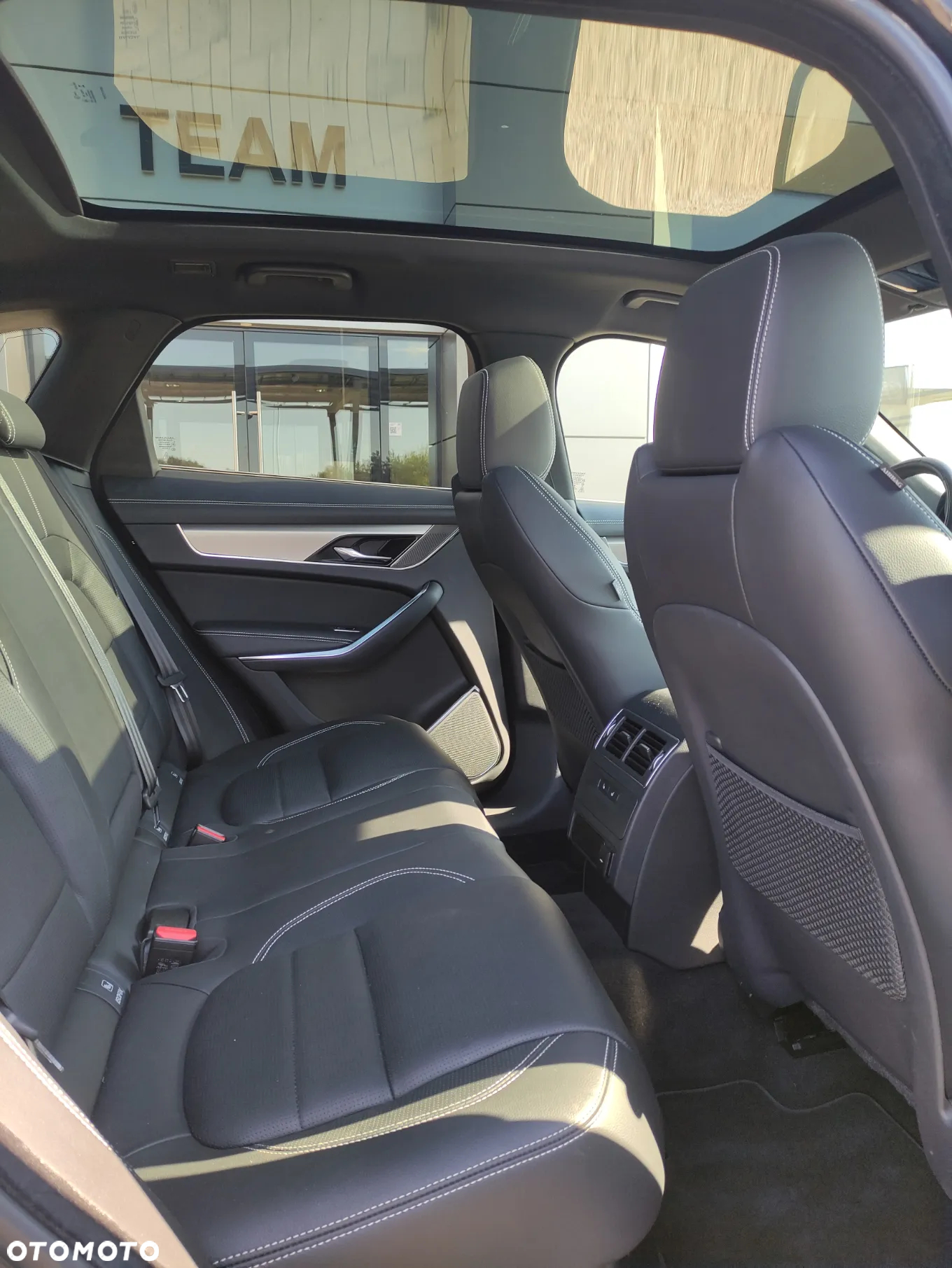 Jaguar F-Pace - 16