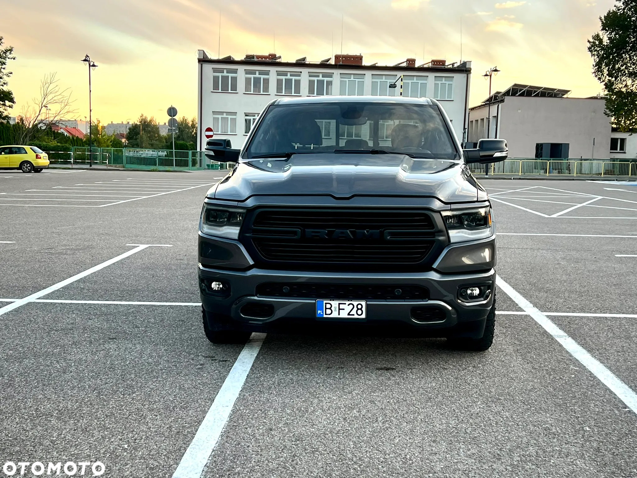 RAM 1500 5.7 Crew Cab Bighorn - 7