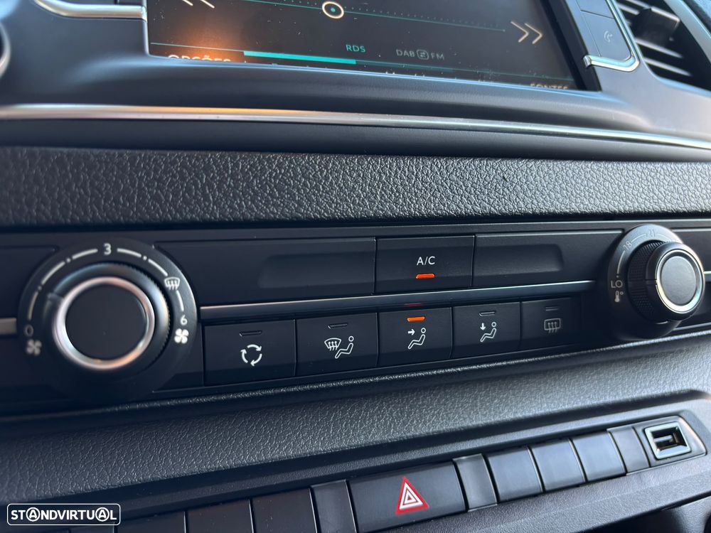 Peugeot e-Expert 75 kWh Semi-Vidrado M Standard - 13