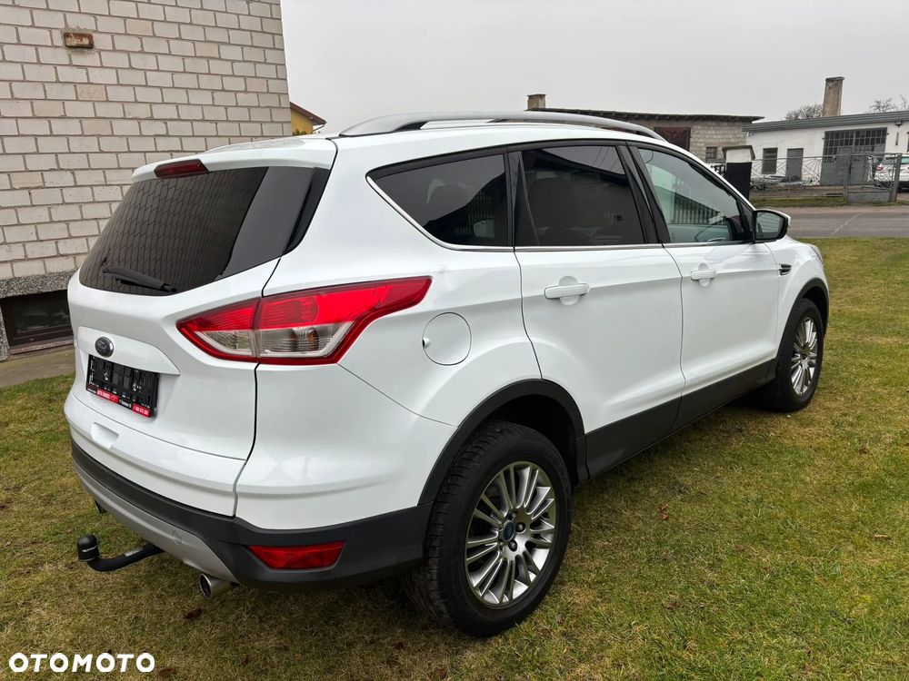 Ford Kuga 2.0 TDCi 2x4 Titanium - 4
