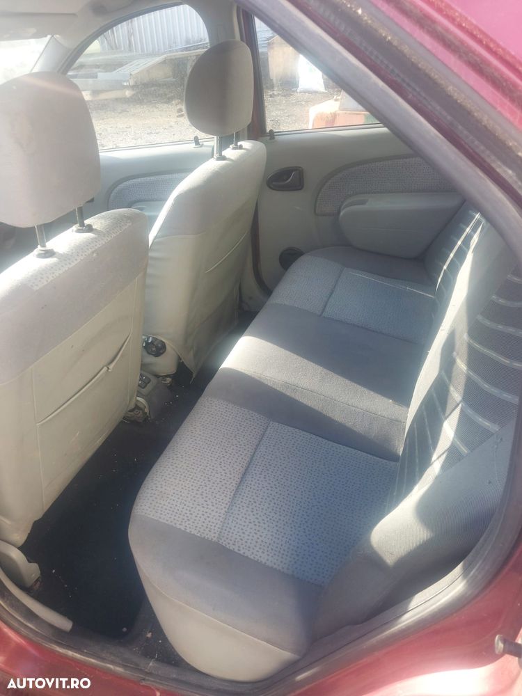 Dacia Logan 1.6 MPI Laureate - 6