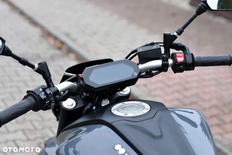 Yamaha MT - 32