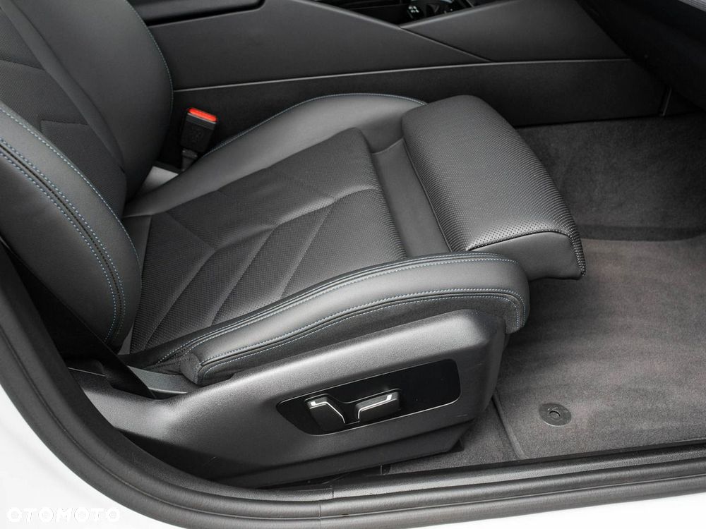 BMW Seria 5 520d mHEV M Sport - 30