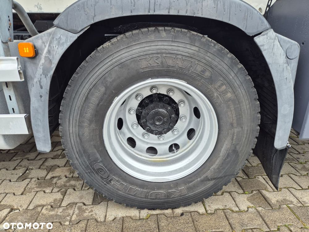 MAN TGS 18.360 / CYSTERNA / PALIWA + OLEJE / ADR / EURO 5 / 11M3 / 3 KOMORY / KABINA SYPIALNIANA / 1WŁ - 19