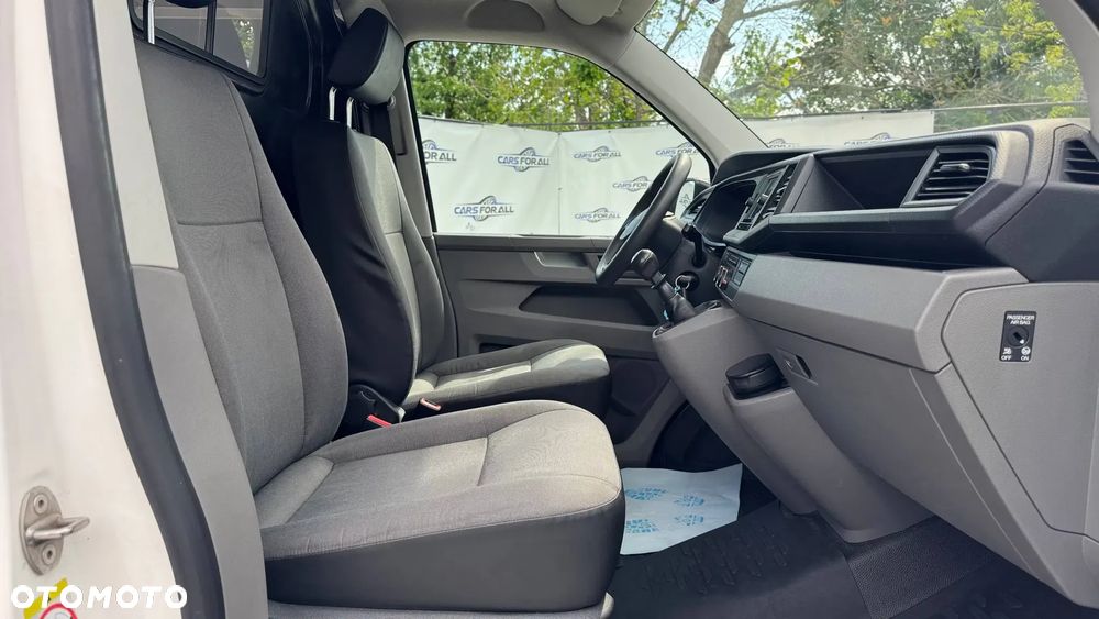 Volkswagen Transporter 2.0 TDI SCR 81kW z 2022 roku - 18